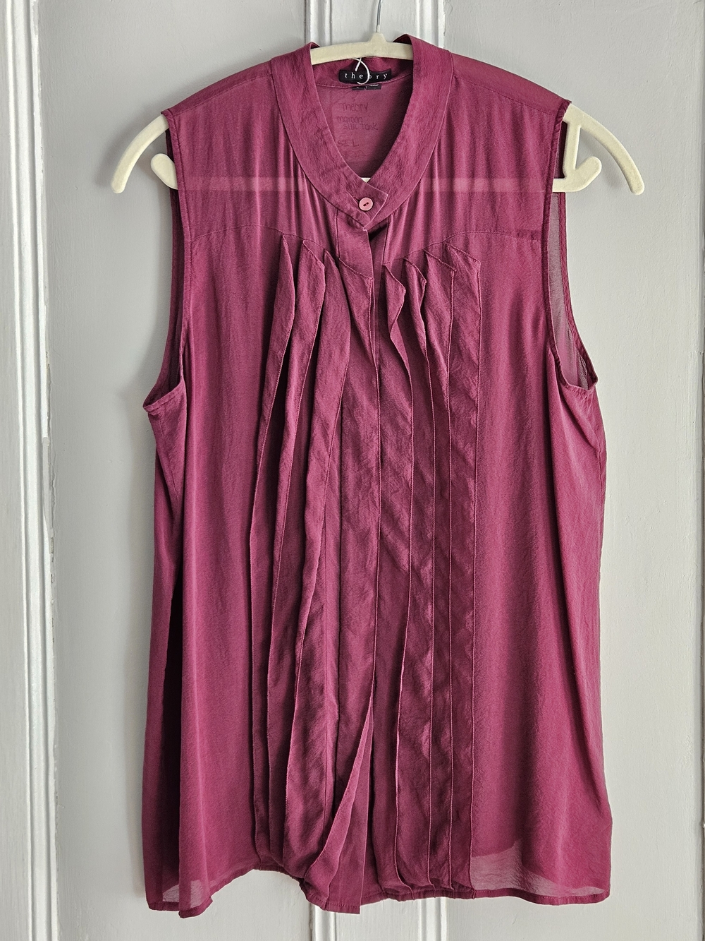 Theory Sleeveless  SILK Pleated V-Neck Top in Burgandy Sz L
